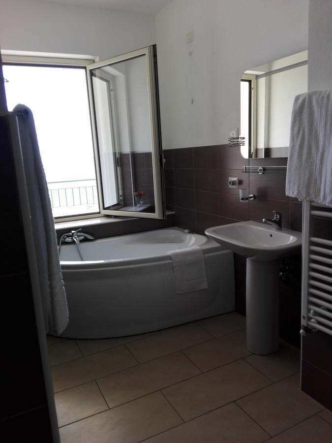 Bed and Breakfast La Nave Sul Mare Di Taormina Летоянни Экстерьер фото